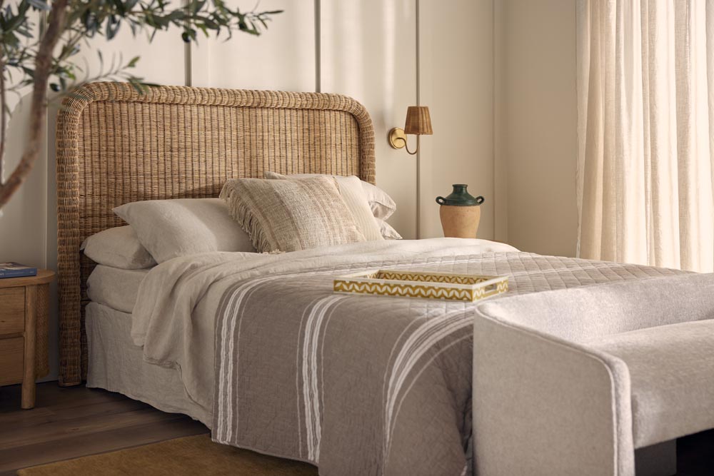 Long Island Queen Rattan Bedhead