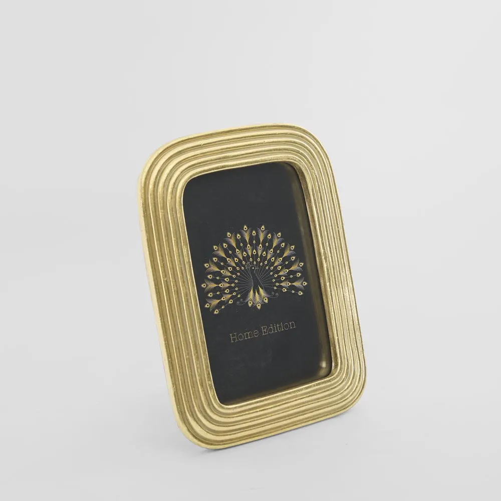 Vera Ribbed Photo Frame 4 x 6 Gold