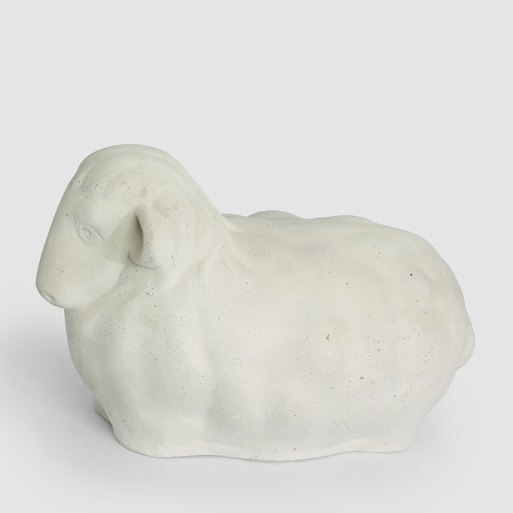 Betty Concrete Lava Sheep White