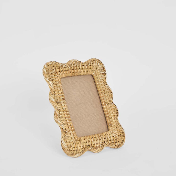Scallop 4 x 6" Rattan Photo Frame Natural