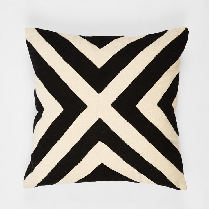 Cushion -  Clifton 50x50cm Natural/Black