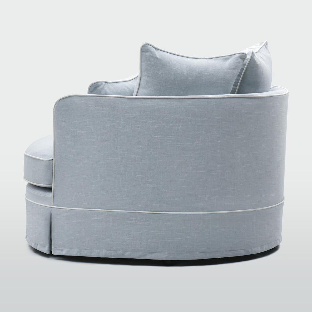 Noosa Hamptons Snuggle Chair Beach with white piping