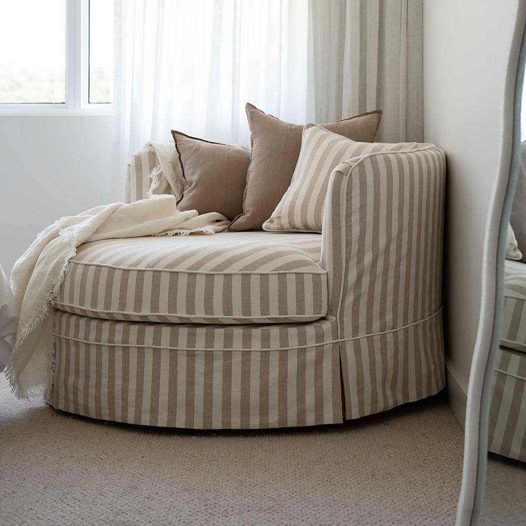 Noosa Hamptons Snuggle Chair Natural Stripe with White piping