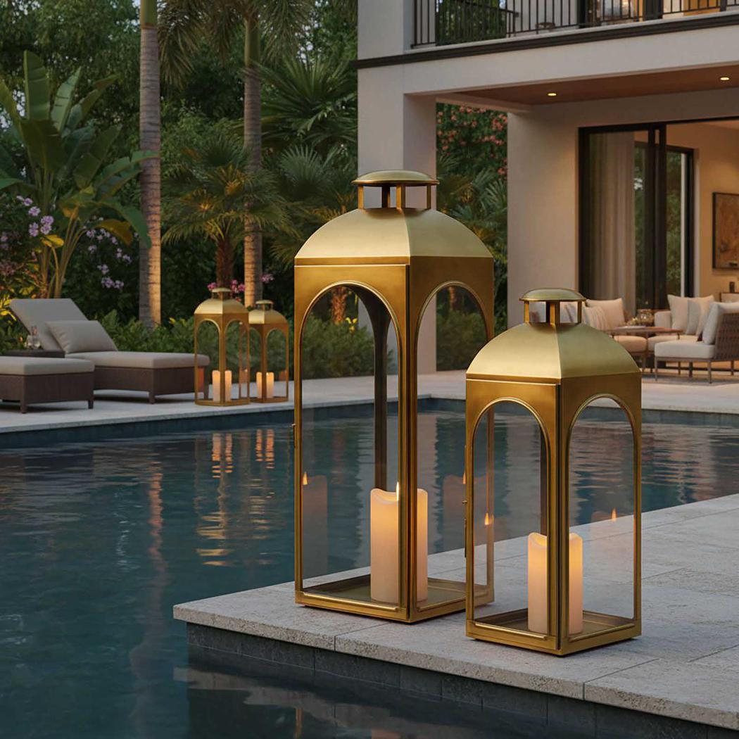 Coachhouse Lantern Large Brass - Outdoor