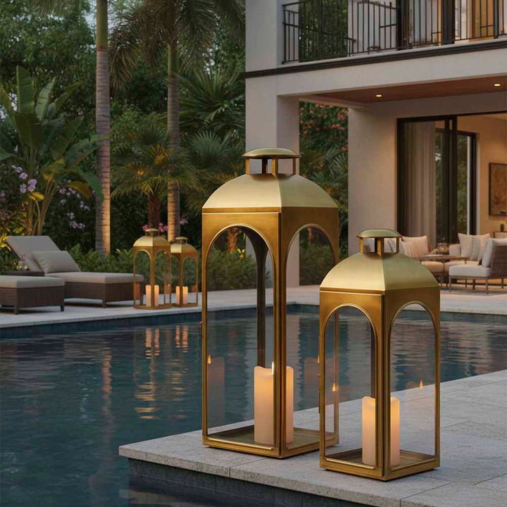 Coachhouse Lantern Large Brass - Outdoor