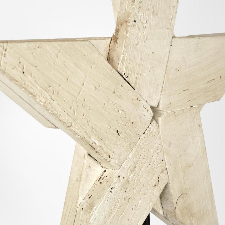 St Malo Star on Stand