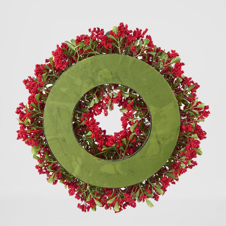 Fine Red Berry & Boxwood Wreath