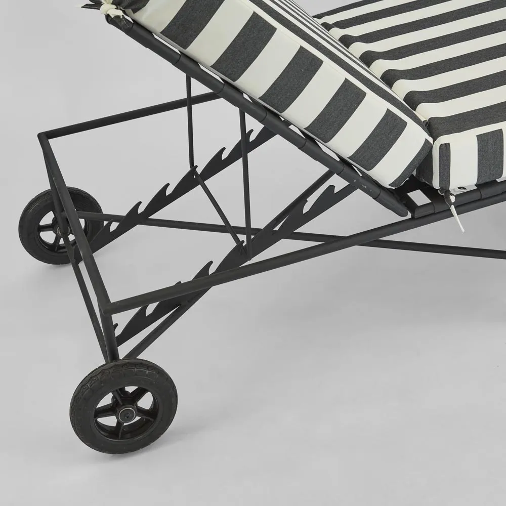 Sheffield Sunlounge Outdoor Iron B/W Stripe Cushion