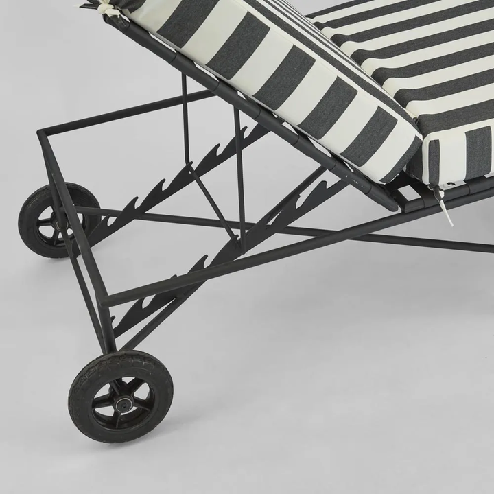 Sheffield Sunlounge Outdoor Iron B/W Stripe Cushion