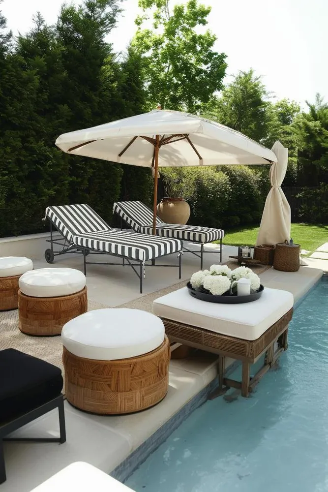 Sheffield Sunlounge Outdoor Iron B/W Stripe Cushion