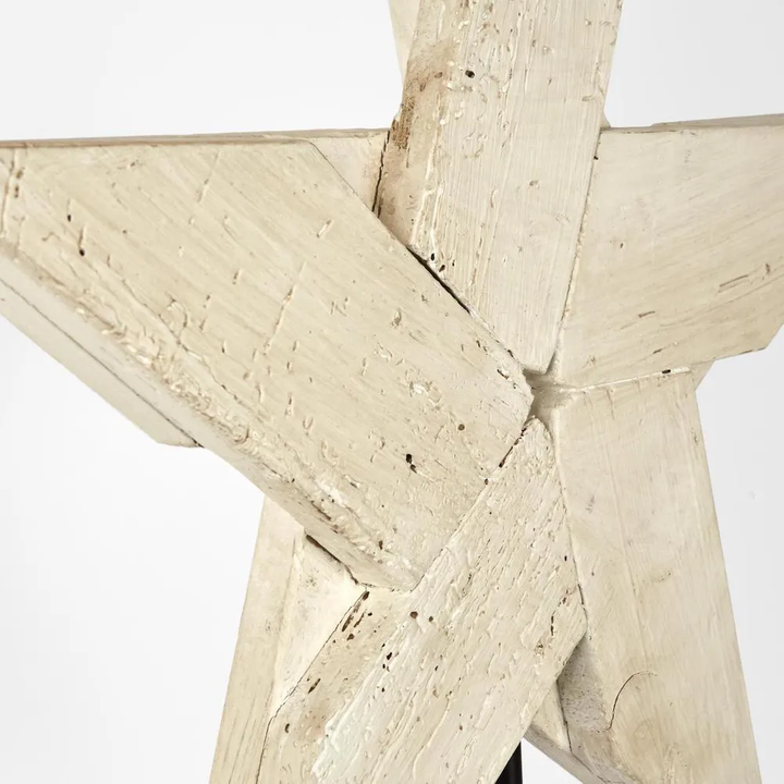 St Malo Star on Stand